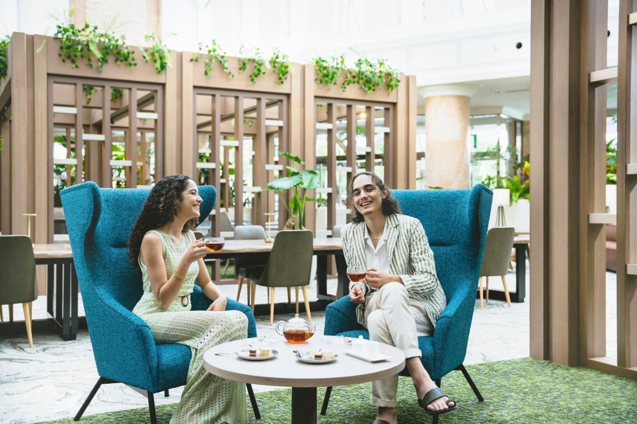 Oriental Hotel Okinawa Resort & Spa Nago Exteriér fotografie The Lounge at the airport