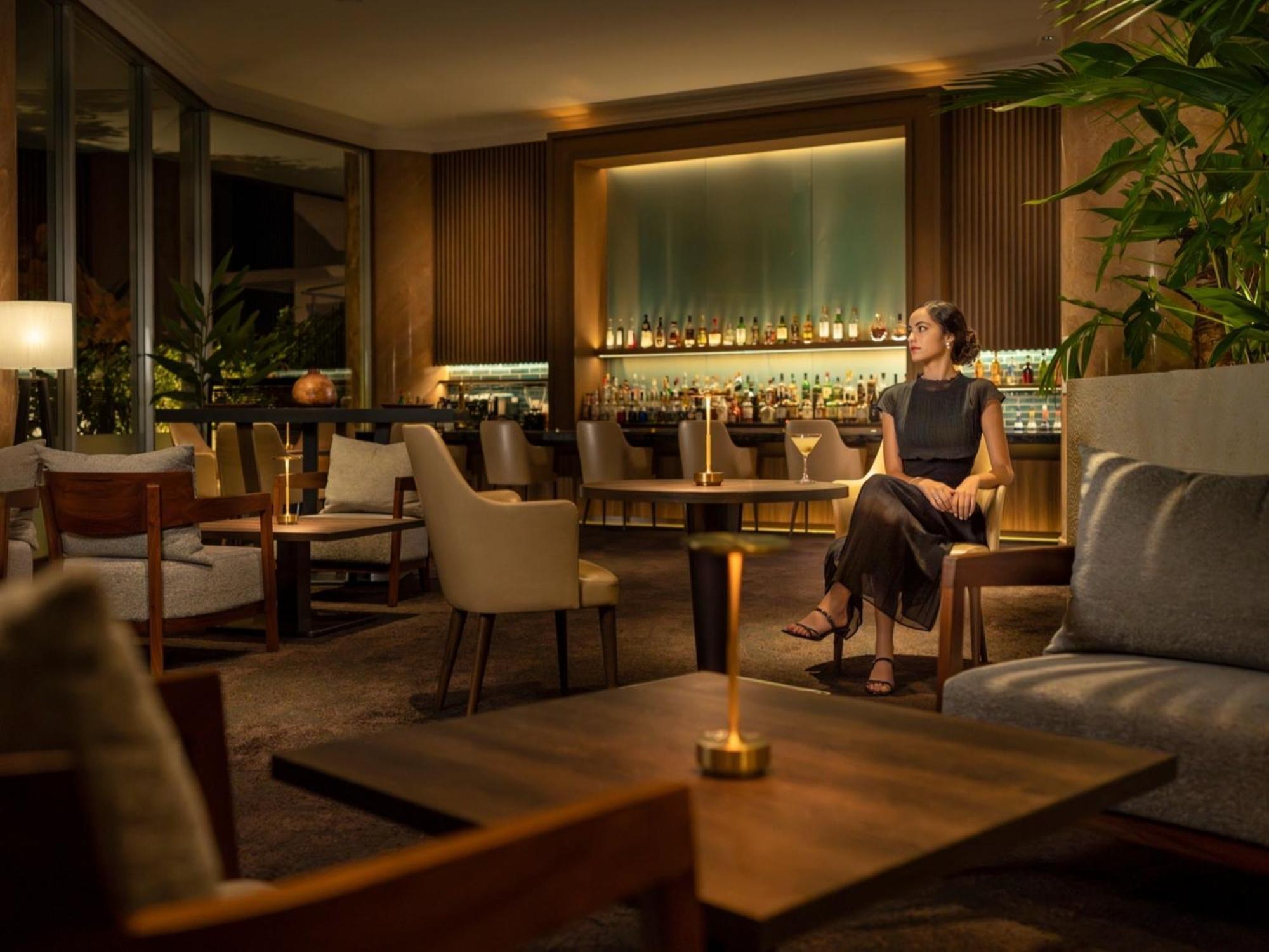 Oriental Hotel Okinawa Resort & Spa Nago Exteriér fotografie The Bar